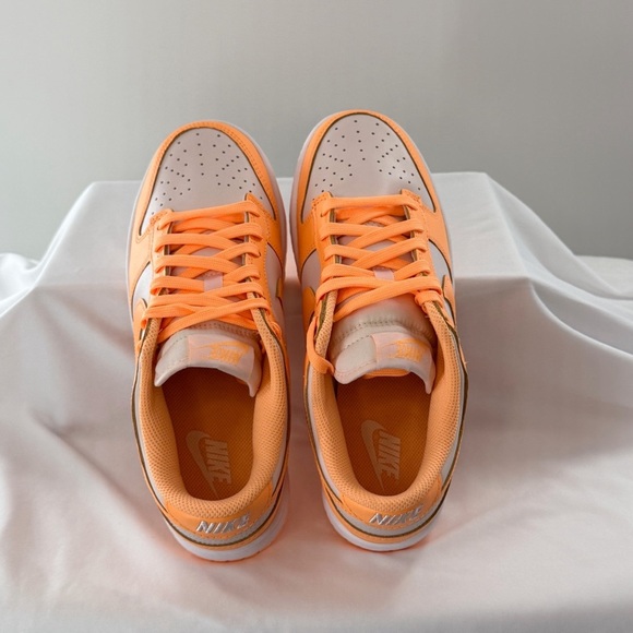 Nike Dunk Low Women’s vibrant Peach Cream White DD1503-801 Size 8.5 - Picture 3 of 16